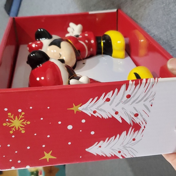 Mickey and Minnie Salt and Pepper holiday - Picture 2 of 5